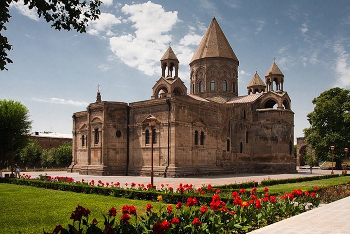 MOTHER CATHEDRAL OF EJMIATSIN