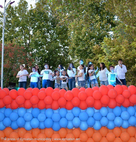 INDEPENDENCE DAY EVENTS IN EJMIATSIN