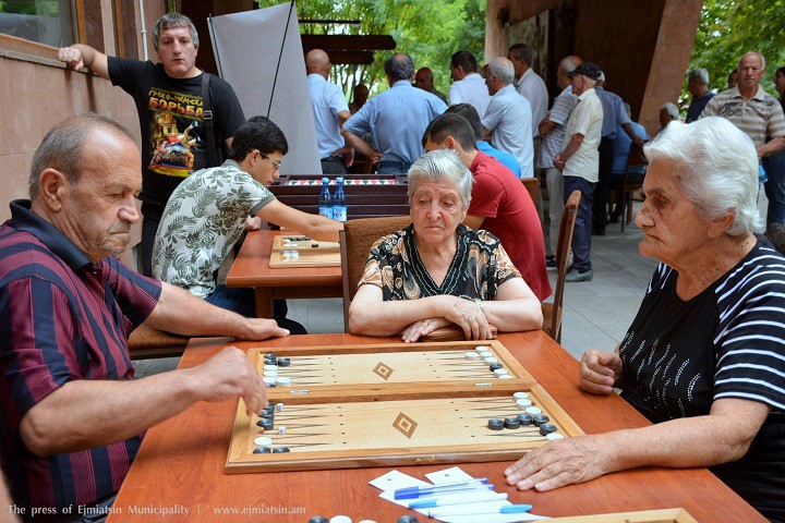 BACKGAMMON (NARDI) TOURNAMENT WAS HELD IN EJMIATSIN FOR THE FIRST TIME