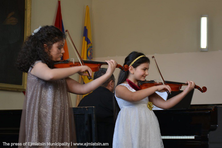 CONCERTS DEVOTED TO MOTHERHOOD AND BEAUTY DAY AT №1 MUSIC SCHOOL