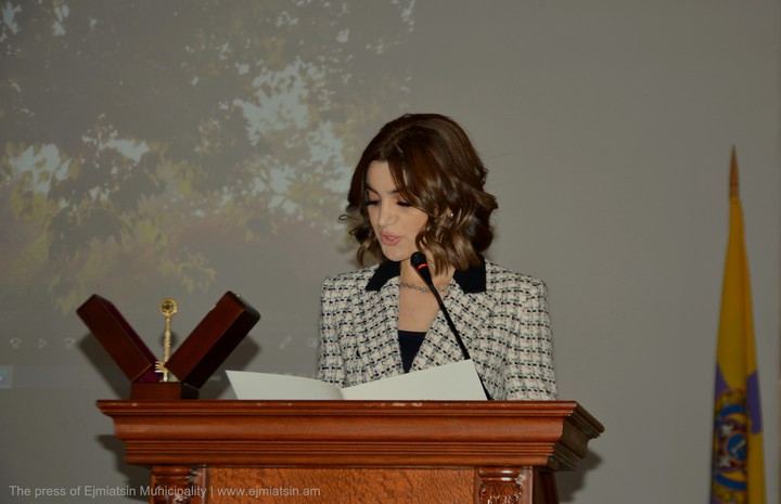 WITH A SOLEMN CEREMONY DIANA GASPARYAN ASSUMED THE DUTIES OF THE MAYOR OF VAGHARSHAPAT