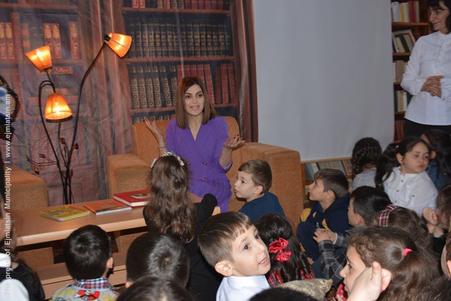 EVENTS DEDICATED TO BOOK GIVING DAY IN VAGHARSHAPAT