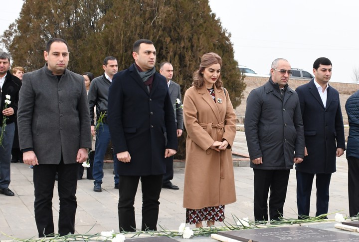 Հարգանքի տուրք մատուցվեց Սպիտակի ավերիչ երկրաշարժի զոհերի եւ Հայաստանին օգնության շտապող սերբ օդաչուների հիշատակին:
