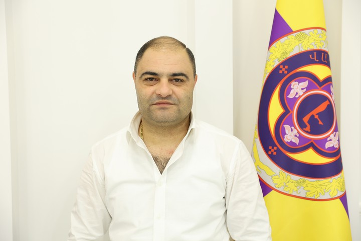 ՈՍՏԱՆԻԿ ՄԱՐՏԻՐՈՍՅԱՆ